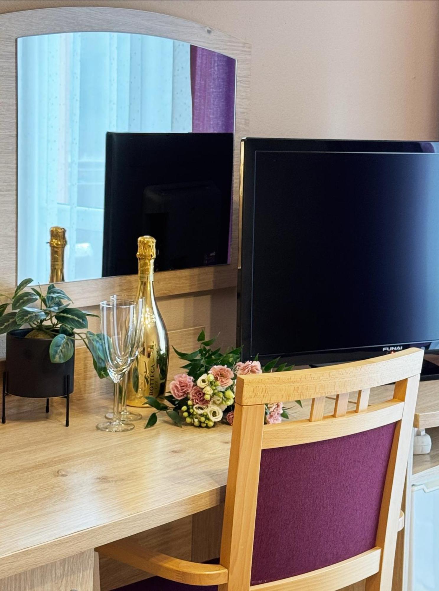 Bed & Breakfast Dworek Nad