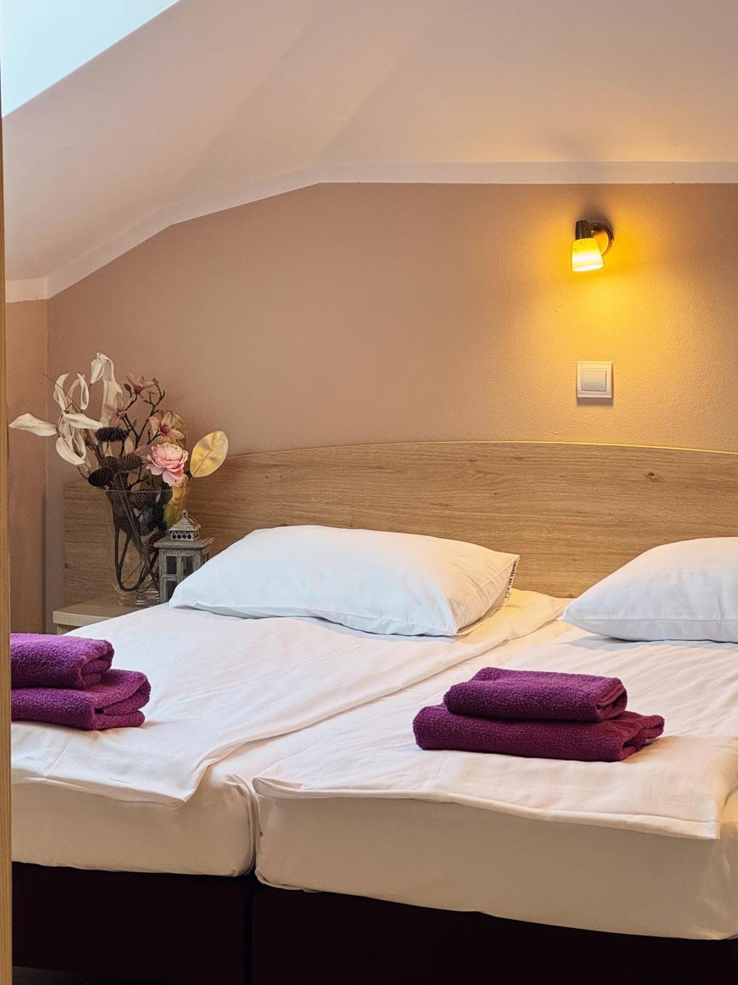 Dworek Nad Bed & Breakfast 3*
